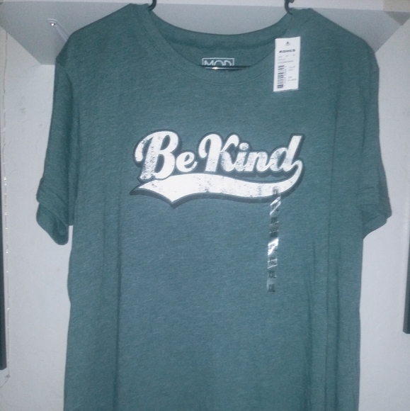 Modern Lux Tops - Be Kind Graphic T-Shirt